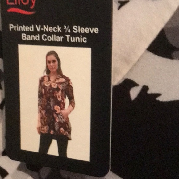 New Lildy tunic top size small - Picture 2 of 6